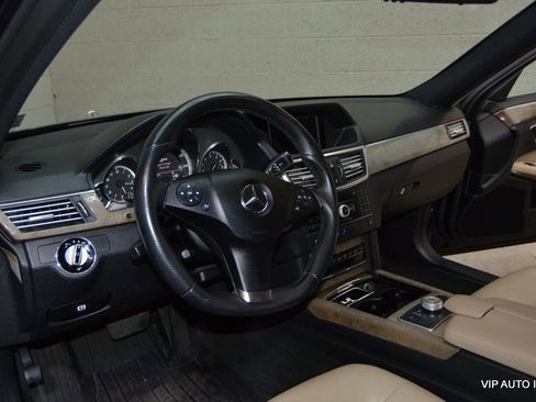Used 2010 Mercedes-Benz E 350 4MATIC Sedan image 11