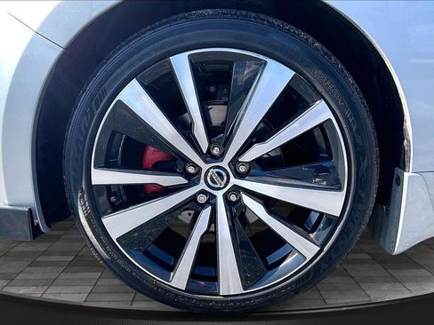 Used 2017 Nissan Altima 2.5 SR image 36