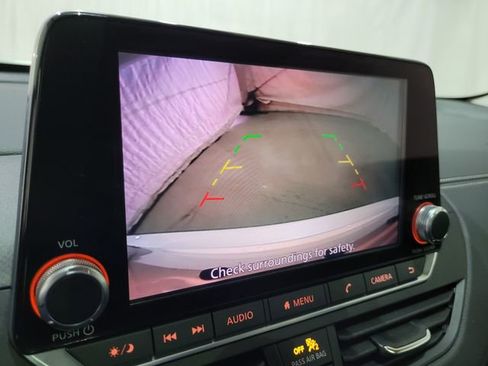 Used 2020 Nissan Altima 2.5 SV image 9