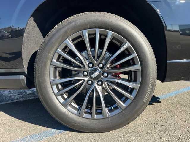 Used 2024 Cadillac Escalade ESV V w/ Heavy-Duty Trailer Package AWD/4WD image 10