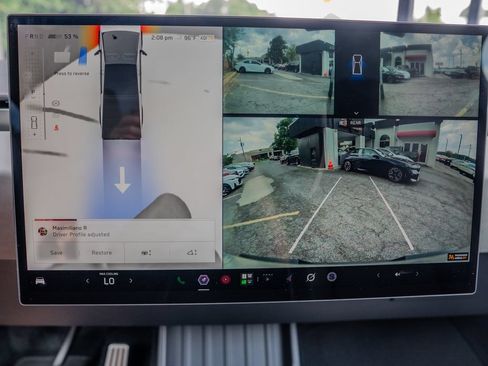 Used 2025 Tesla Cybertruck AWD Crew Cab image 10