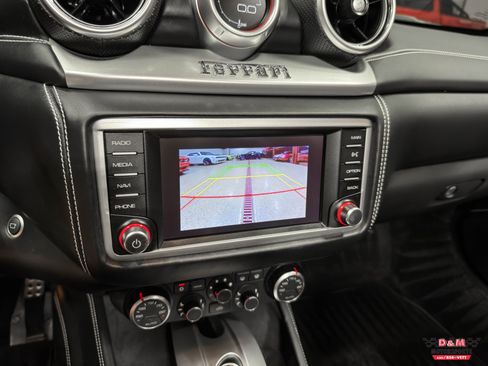 Used 2016 Ferrari California T image 23