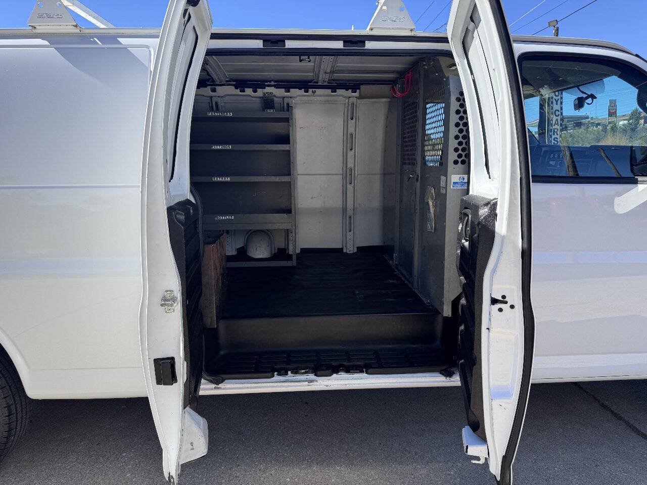 Used 2018 Chevrolet Express 3500 Extended w/ Driver Convenience Package RWD image 12