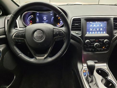 Used 2019 Jeep Grand Cherokee Laredo image 22