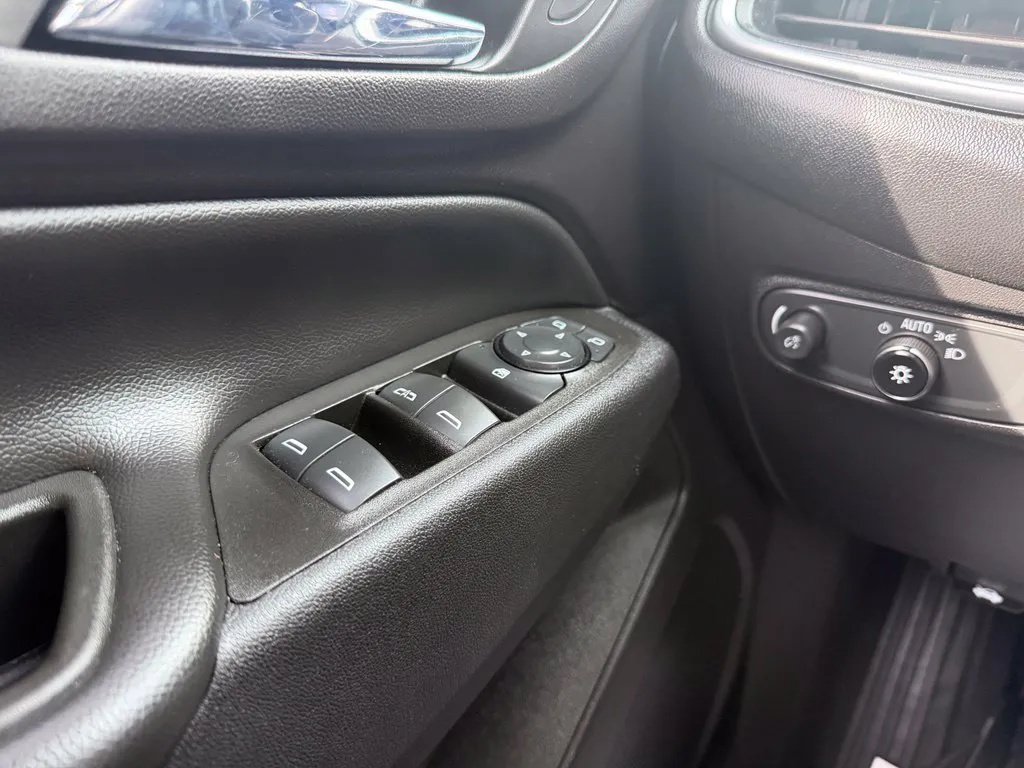 Used 2022 Chevrolet Equinox LT AWD/4WD image 13