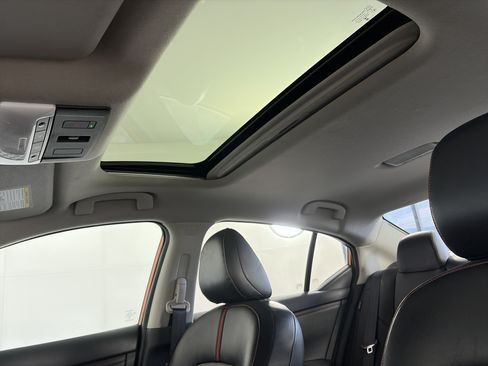 Used 2025 Nissan Sentra SR w/ SR Premium Package FWD image 8