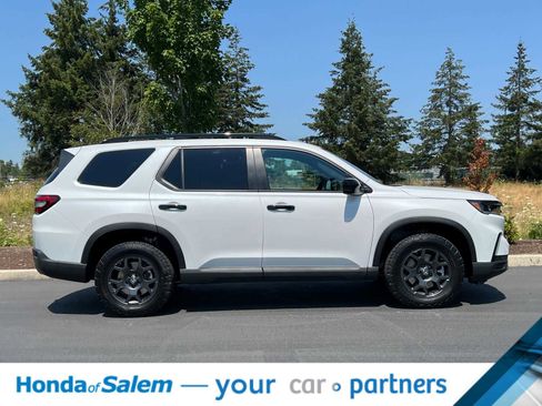 New 2025 Honda Pilot TrailSport image 8