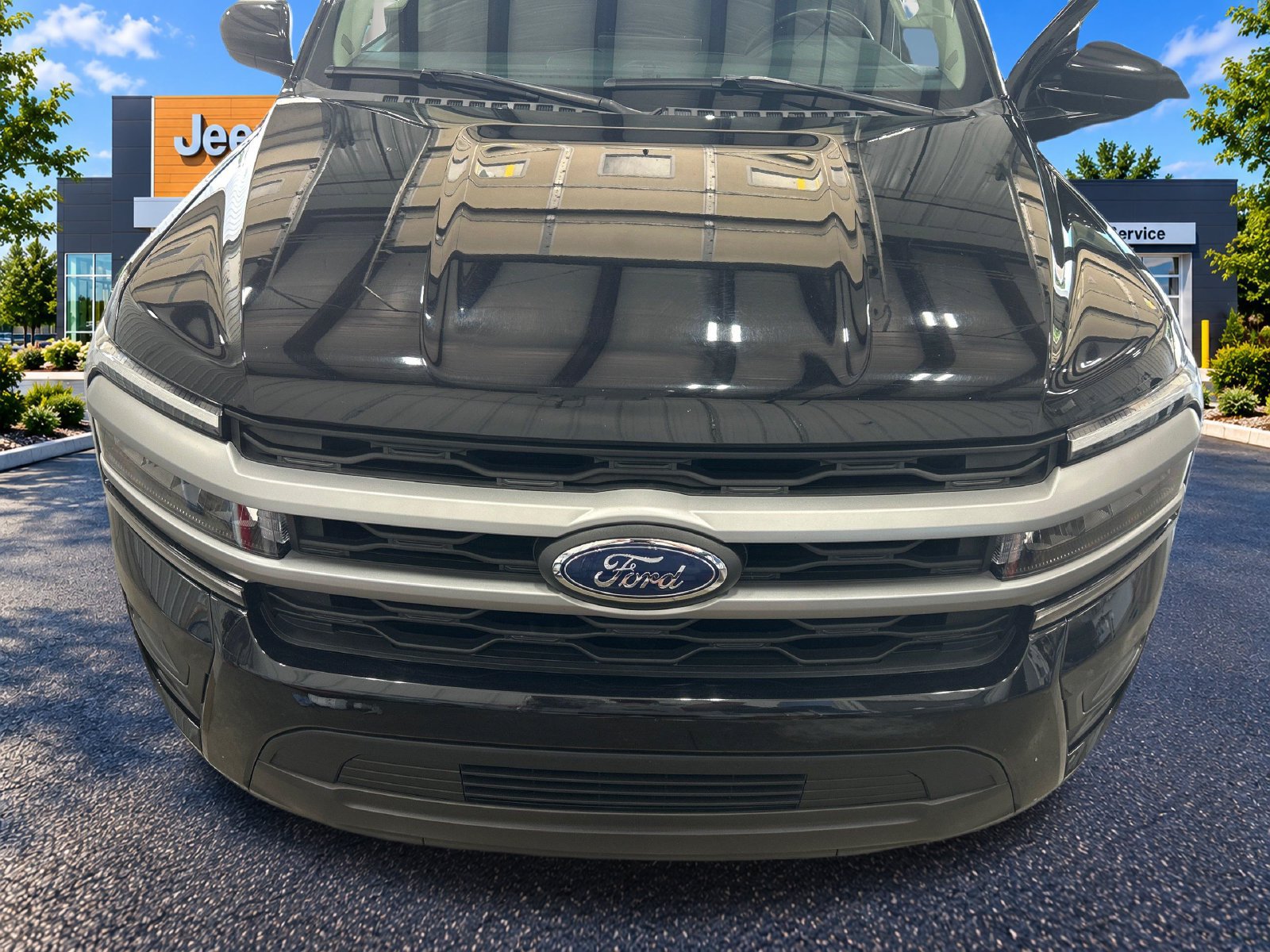 Used 2024 Ford Expedition XLT AWD/4WD image 19