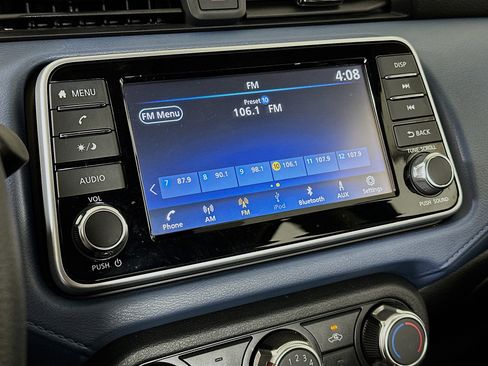 Used 2025 Nissan Versa SV image 21