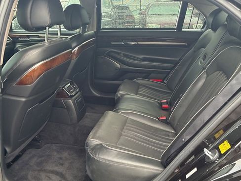 Used 2018 Genesis G90 3.3T Premium image 12