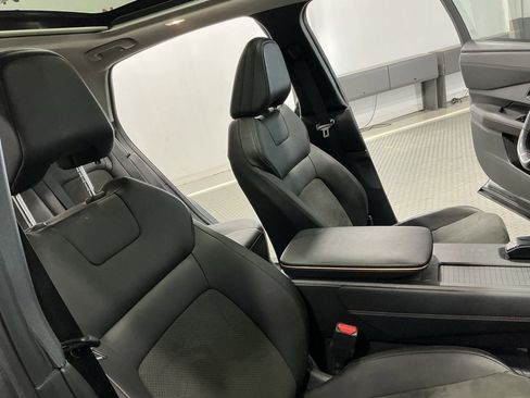 Used 2023 Nissan Ariya FWD image 25