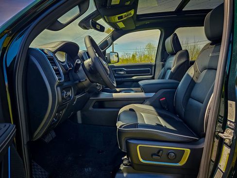 New 2026 RAM 1500 Laramie AWD/4WD image 14
