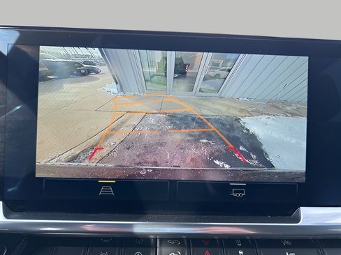 Used 2024 Chevrolet Silverado 1500 LT image 12