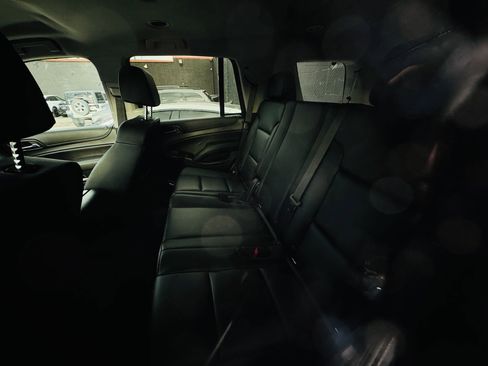Used 2018 Chevrolet Tahoe 4WD image 16