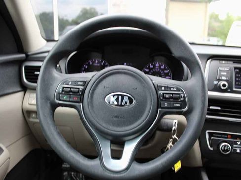 Used 2017 Kia Optima LX w/ Convenience Package FWD image 17