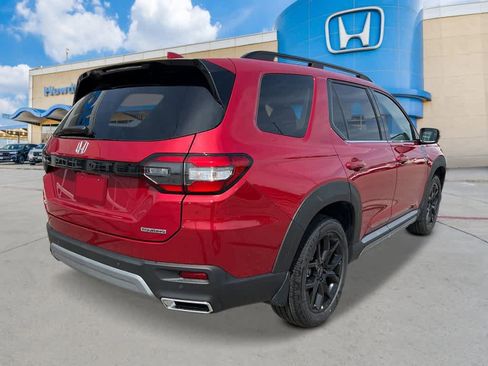 New 2025 Honda Pilot Touring image 5