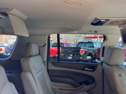 Used 2016 Chevrolet Suburban LTZ image 16
