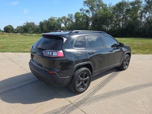 Certified 2019 Jeep Cherokee Latitude Plus AWD/4WD image 8
