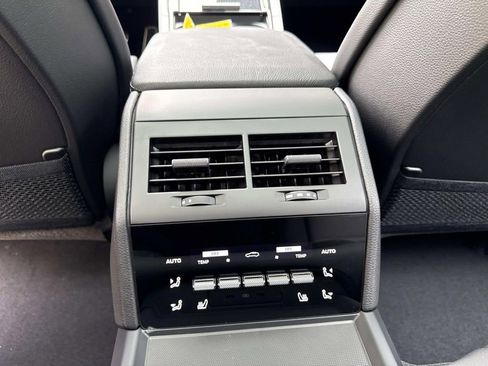 New 2025 Porsche Panamera 4 E-Hybrid AWD/4WD image 9