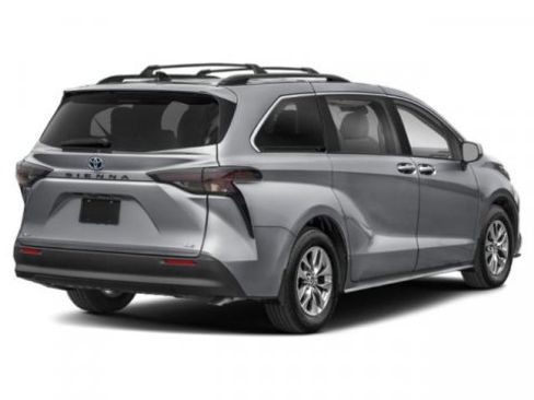 New 2026 Toyota Sienna LE image 2