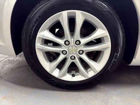 Used 2017 Chevrolet Malibu LT w/ Driver Confidence Package image 28