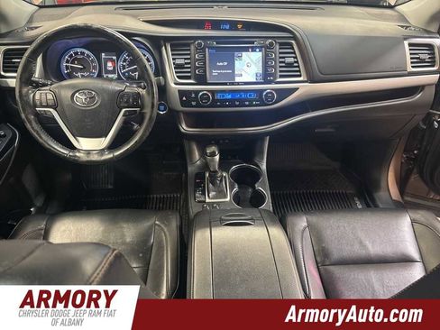 Used 2019 Toyota Highlander XLE image 35