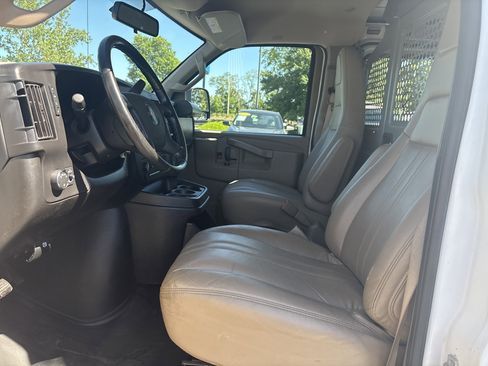 Used 2023 GMC Savana 2500 Extended w/ Driver Convenience Package RWD image 12