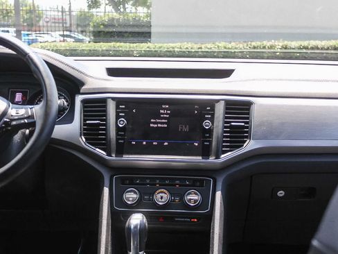 Used 2019 Volkswagen Atlas SE w/ Towing Package FWD image 18
