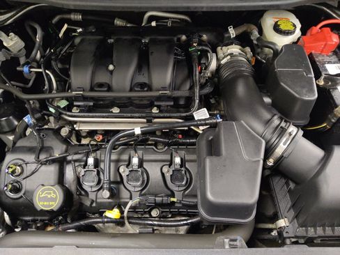 Used 2019 Ford Explorer XLT w/ Equipment Group 202A FWD image 30