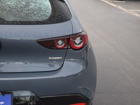 Used 2022 MAZDA MAZDA3 s FWD image 6