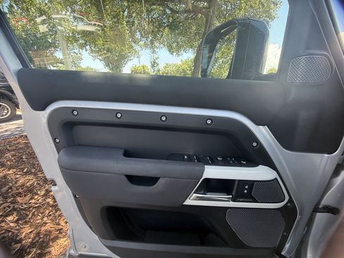 Used 2020 Land Rover Defender 110 First Edition AWD/4WD image 20