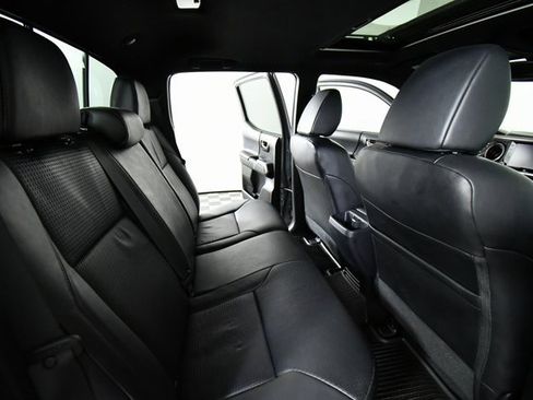 Used 2020 Toyota Tacoma Limited image 24