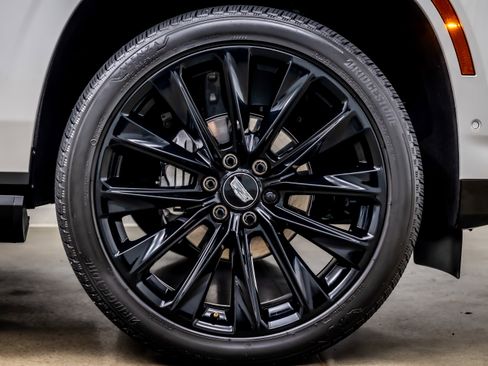 Used 2025 Cadillac Escalade Sport Platinum w/ LPO, ONYX Package image 38