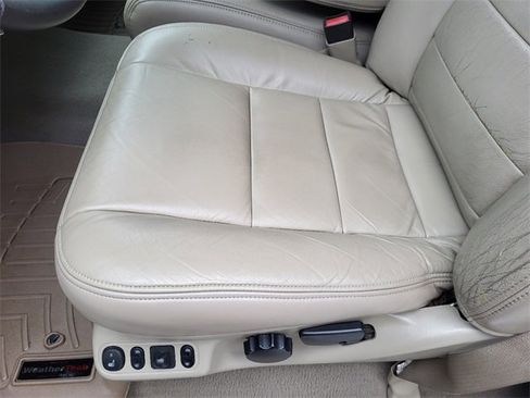 Used 2006 Ford F350 4x4 Crew Cab DRW Super Duty image 15