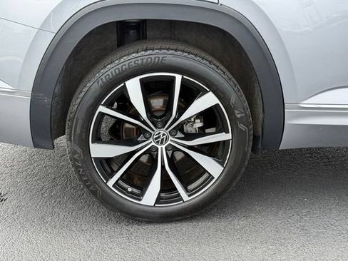 Used 2024 Volkswagen Atlas SEL Premium R-Line AWD/4WD image 10