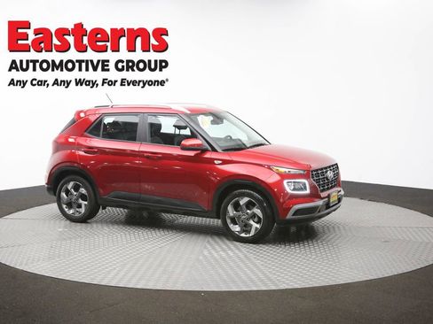 Used 2025 Hyundai Venue Limited image 47