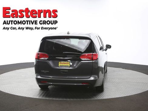 Used 2023 Chrysler Voyager LX image 38