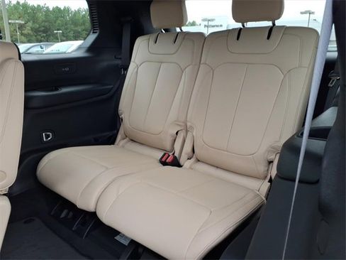 New 2025 Jeep Grand Cherokee L Limited image 18