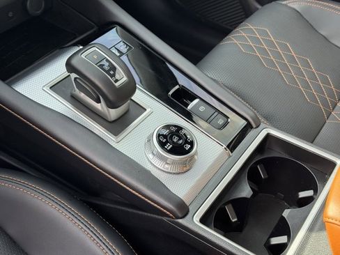 Used 2025 Mitsubishi Outlander image 19