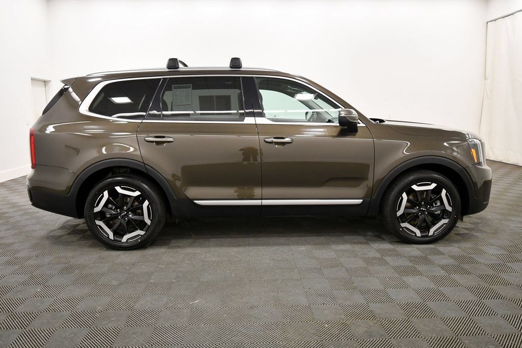 Certified 2025 Kia Telluride S AWD/4WD image 9