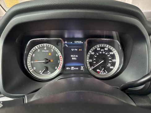 Used 2019 Nissan Titan PRO-4X image 3