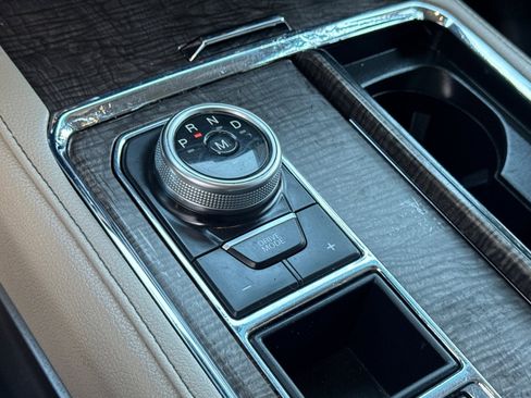 Used 2021 Ford Expedition Limited image 22