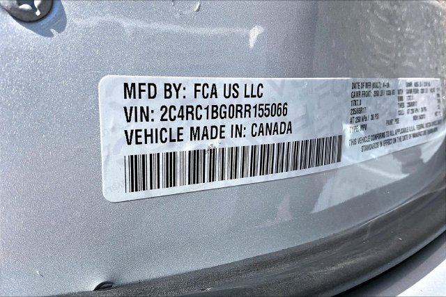 Used 2024 Chrysler Pacifica Touring-L FWD image 19