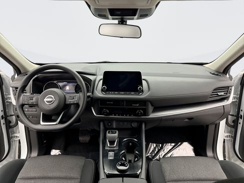 Used 2024 Nissan Rogue SV AWD/4WD image 14
