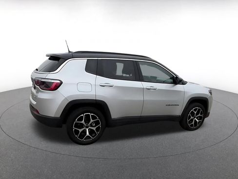 Used 2025 Jeep Compass Limited AWD/4WD image 15