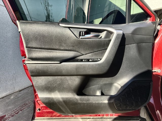 Used 2019 Toyota RAV4 XLE w/ Convenience Package FWD image 13