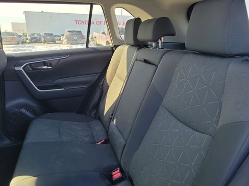 Used 2022 Toyota RAV4 XLE image 8