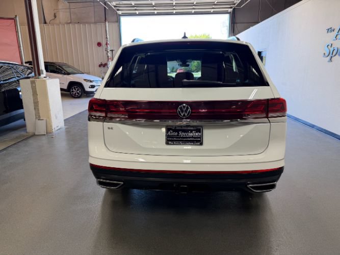 Used 2025 Volkswagen Atlas SE FWD image 4