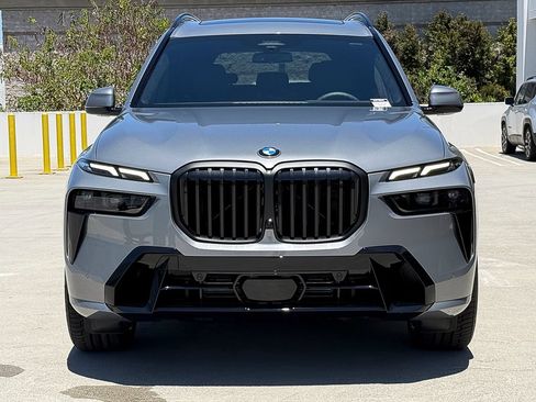 New 2027 BMW X7 xDrive40i w/ M Sport Package AWD/4WD image 2