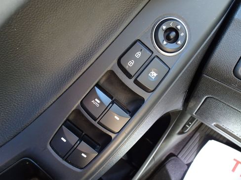 Used 2015 Hyundai Elantra Limited FWD image 23